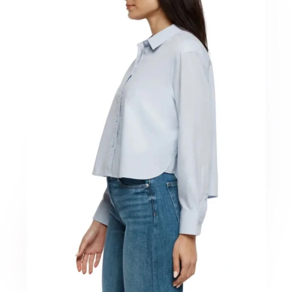 ✨ NWT Gap Cropped Poplin Button-Up Shirt ✨ - Picture 2 of 3